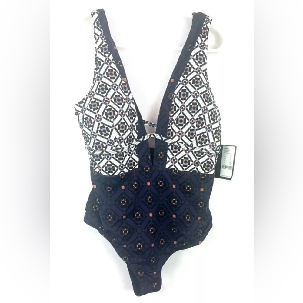 JETS Womens Enchant Plunge One Piece Swimsuit Black Size 10